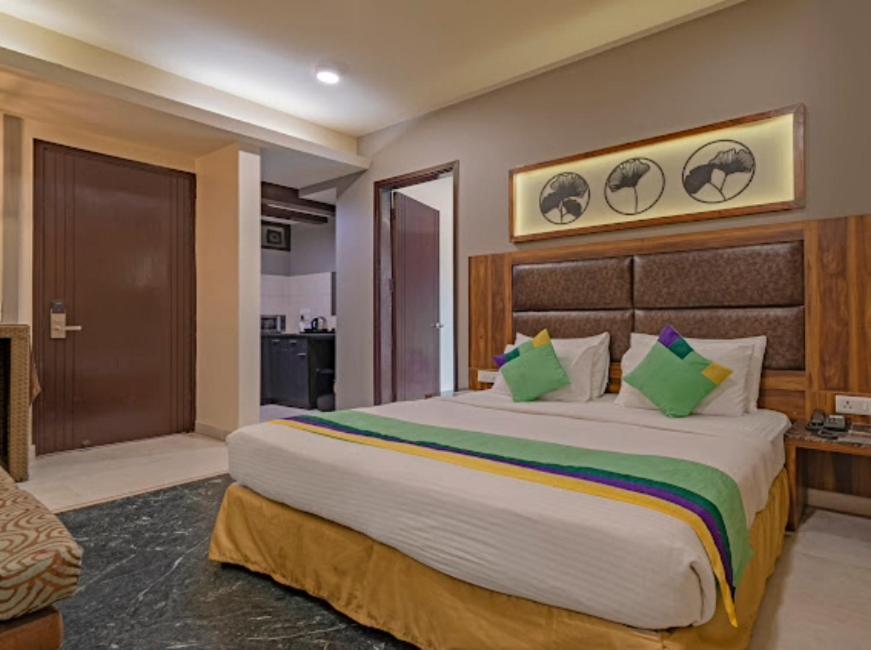 Hotel Imperial Park Sector 45 Gurgaon Exterior photo